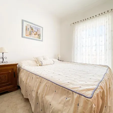 Retreat With Terrace And View In #1887 Lejlighed Espiche