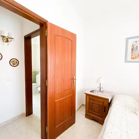 Retreat With Terrace And View In #1887 Lejlighed