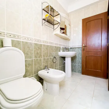 Apartman Retreat With Terrace And View In #1887