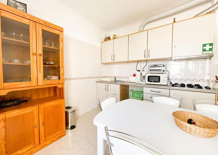 Appartement Retreat With Terrace And View In #1887 Espiche