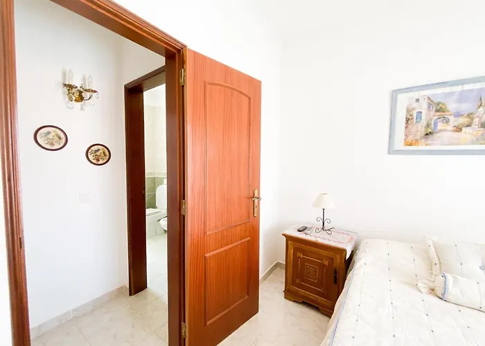 Retreat With Terrace And View In #1887 Daire