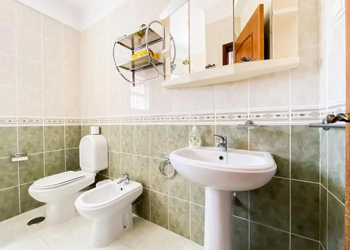 Retreat With Terrace And View In #1887 * Espiche