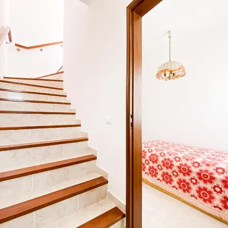 Apartamento Retreat With Terrace And View In #1887