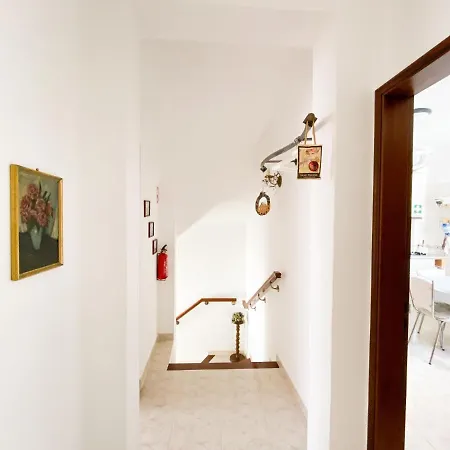 Retreat With Terrace And View In #1887 *